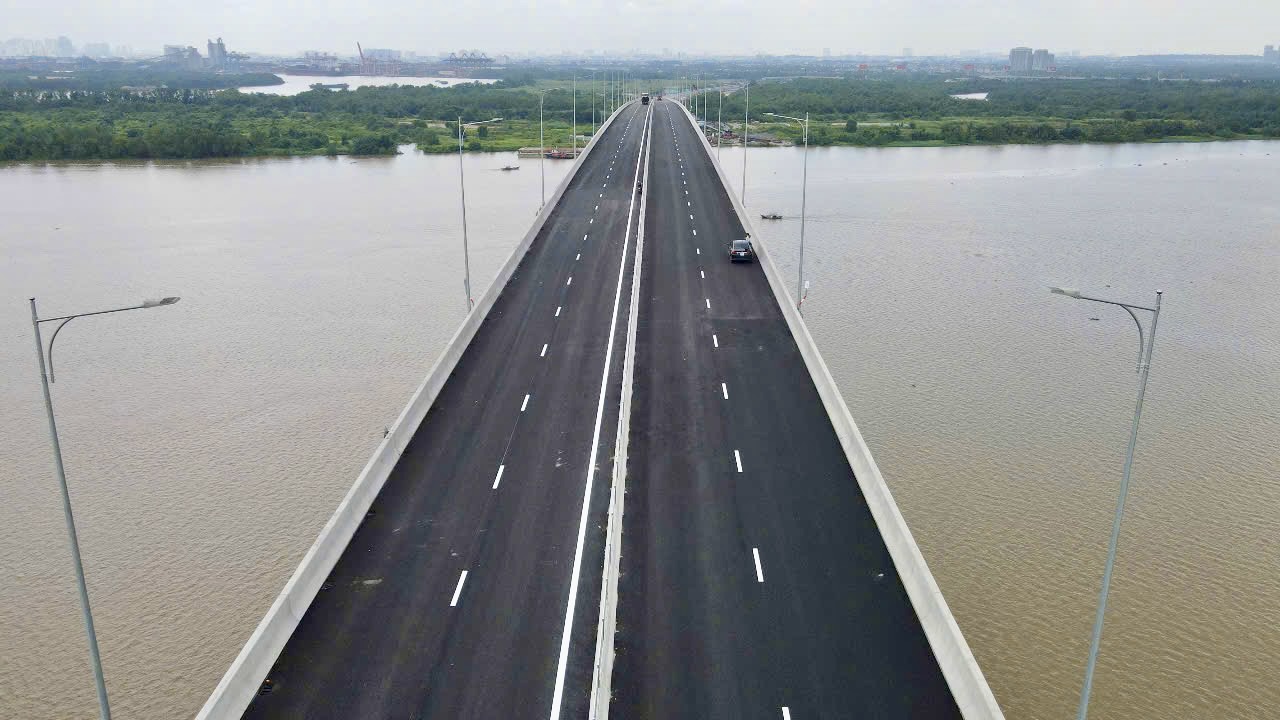 Người dân phấn khởi qua cầu Nhơn Trạch trong ngày đầu thông xe- Ảnh 8. Người dân phấn khởi qua cầu Nhơn Trạch trong ngày đầu thông xe- Ảnh 8.