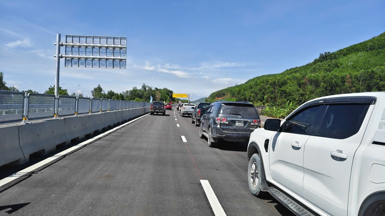 Ho&agrave;n th&agrave;nh vượt tiến độ hầm xuy&ecirc;n n&uacute;i, th&ocirc;ng xe 10km cao tốc Quảng Ng&atilde;i - Ho&agrave;i Nhơn- Ảnh 12.