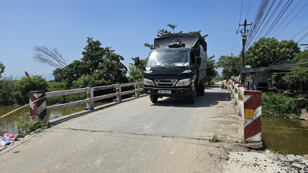 Huế: Hệ thống cầu tr&ecirc;n tuyến tỉnh lộ 3 xuống cấp nghi&ecirc;m trọng- Ảnh 10.