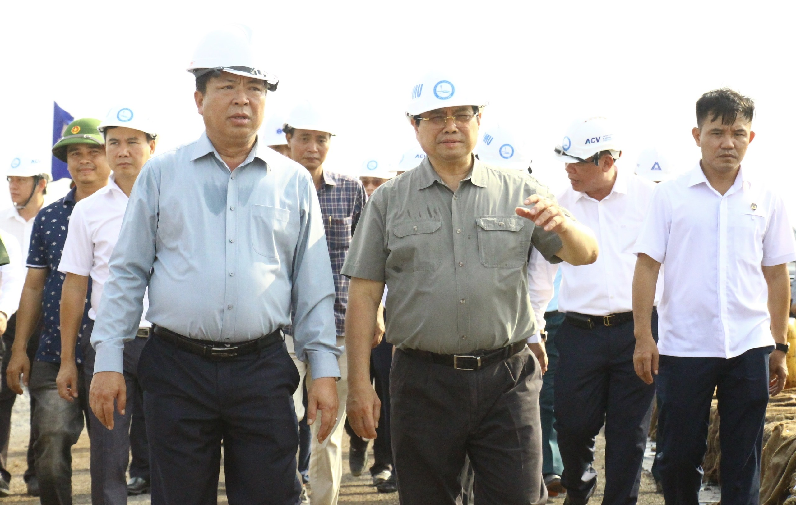 Thủ tướng Phạm Minh Chính thị sát đường cất hạ cánh, nhà ga sân bay Long Thành- Ảnh 2. Thủ tướng Phạm Minh Chính thị sát đường cất hạ cánh, nhà ga sân bay Long Thành- Ảnh 2.