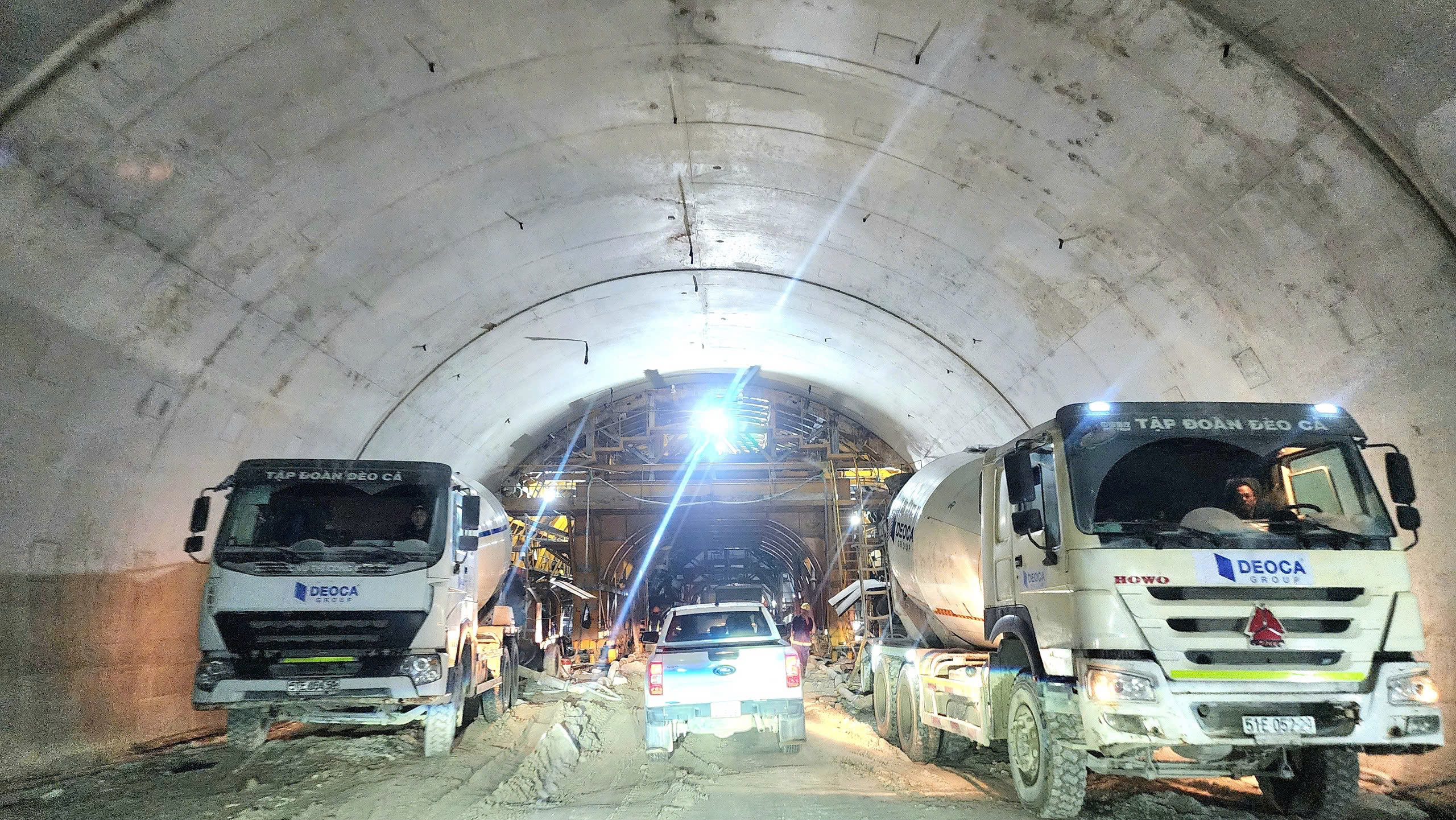 Đề xuất giải ph&aacute;p r&uacute;t ngắn tiến độ thi c&ocirc;ng ho&agrave;n thiện hầm đường bộ tr&ecirc;n cao tốc Bắc - Nam- Ảnh 1.