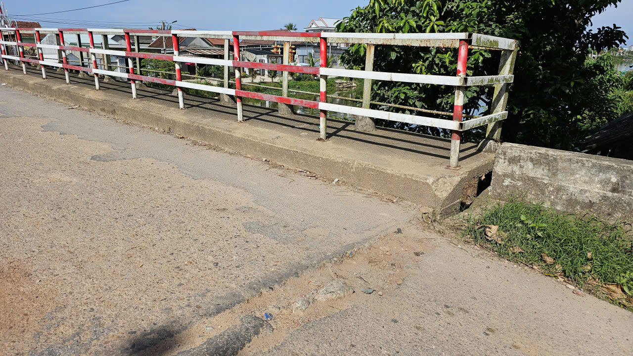 Huế: Hệ thống cầu tr&ecirc;n tuyến tỉnh lộ 3 xuống cấp nghi&ecirc;m trọng- Ảnh 9.