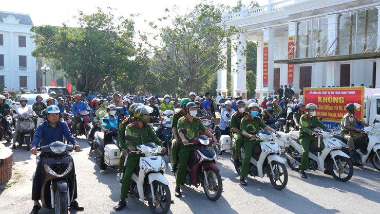 X&atilde;, phường ở H&agrave; Nội đồng loạt ra qu&acirc;n tổng vệ sinh m&ocirc;i trường, chỉnh trang đ&ocirc; thị- Ảnh 10.