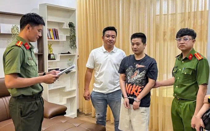 Đối tượng người nước ngo&agrave;i trốn truy n&atilde; đỏ 4 năm bị bắt tại Kh&aacute;nh H&ograve;a