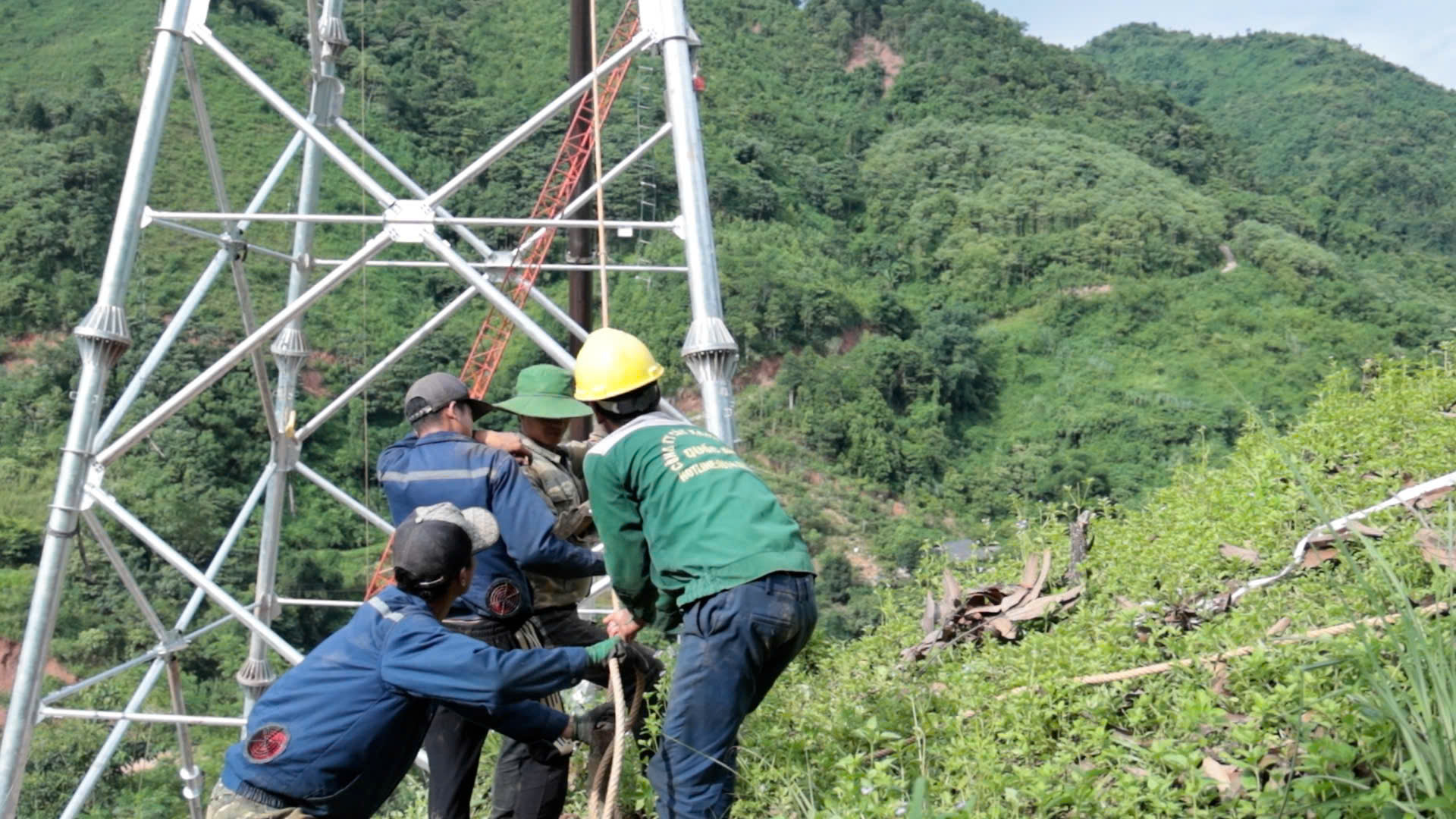 Tiến độ đường d&acirc;y 500kV đoạn qua tỉnh L&agrave;o Cai hiện ra sao?- Ảnh 1.