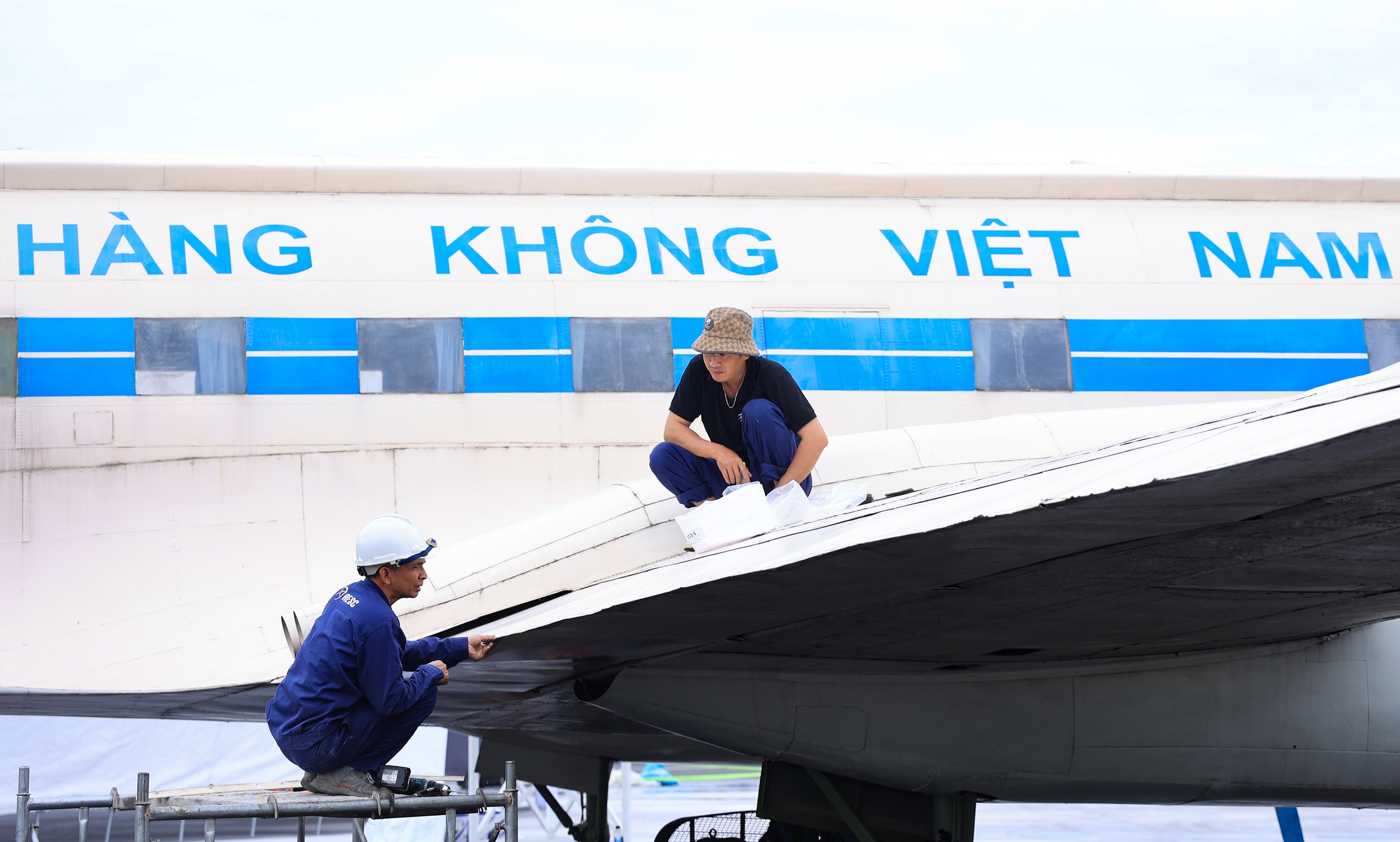 Cận cảnh chuy&ecirc;n cơ từng chở B&aacute;c Hồ tại Triển l&atilde;m th&agrave;nh tựu đất nước- Ảnh 10.