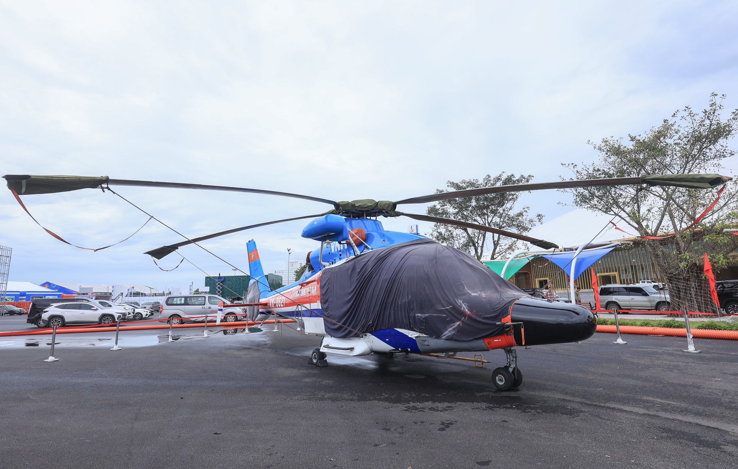 Cận cảnh chuy&ecirc;n cơ từng chở B&aacute;c Hồ tại Triển l&atilde;m th&agrave;nh tựu đất nước- Ảnh 15.