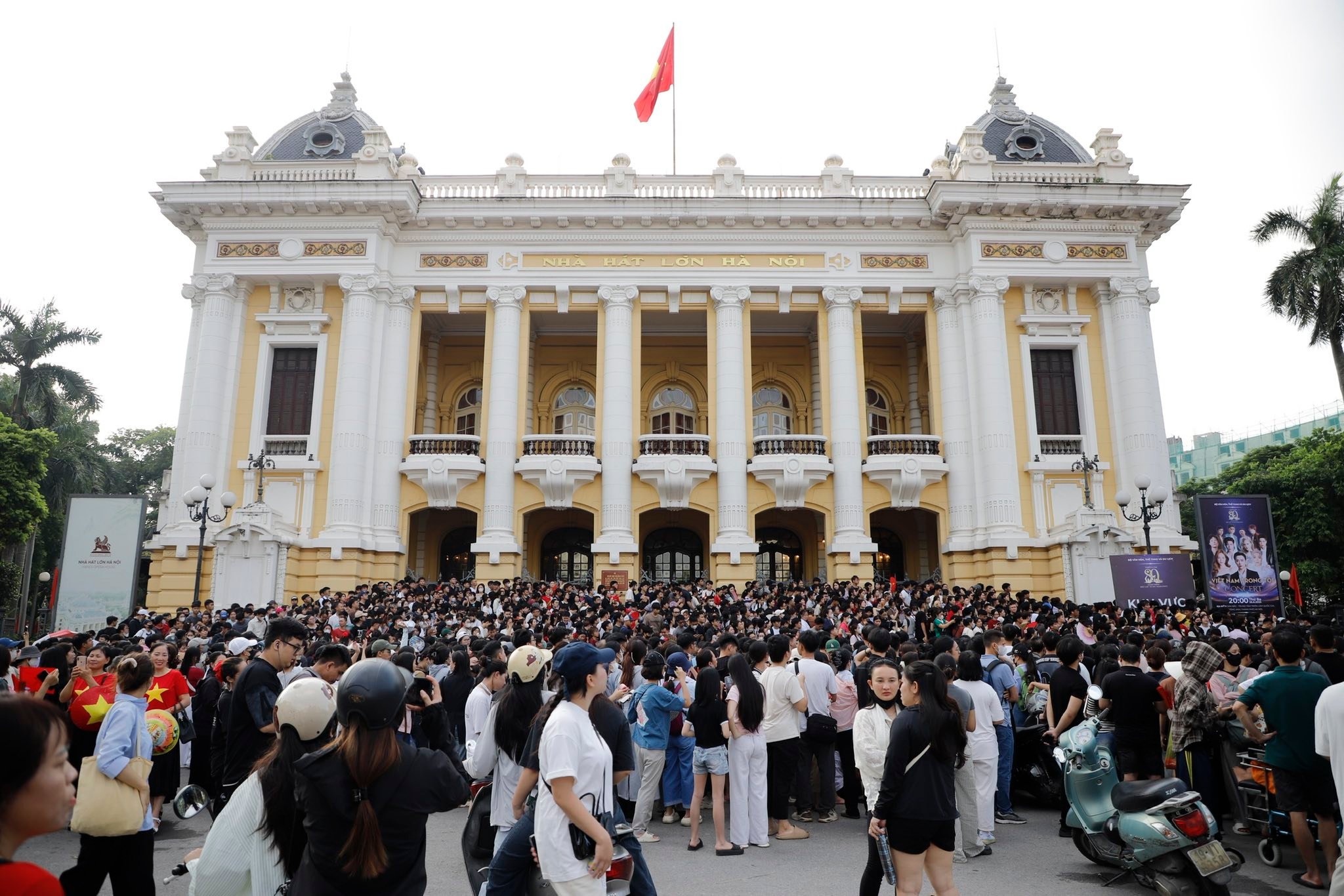 Ban tổ chức tiếp tục ph&aacute;t v&eacute; concert "Việt Nam trong t&ocirc;i"- Ảnh 2.
