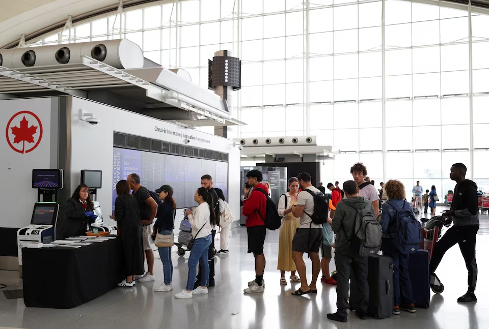 H&atilde;ng h&agrave;ng kh&ocirc;ng lớn nhất Canada đạt thỏa thuận chấm dứt đ&igrave;nh c&ocirc;ng, nối lại hoạt động- Ảnh 1.