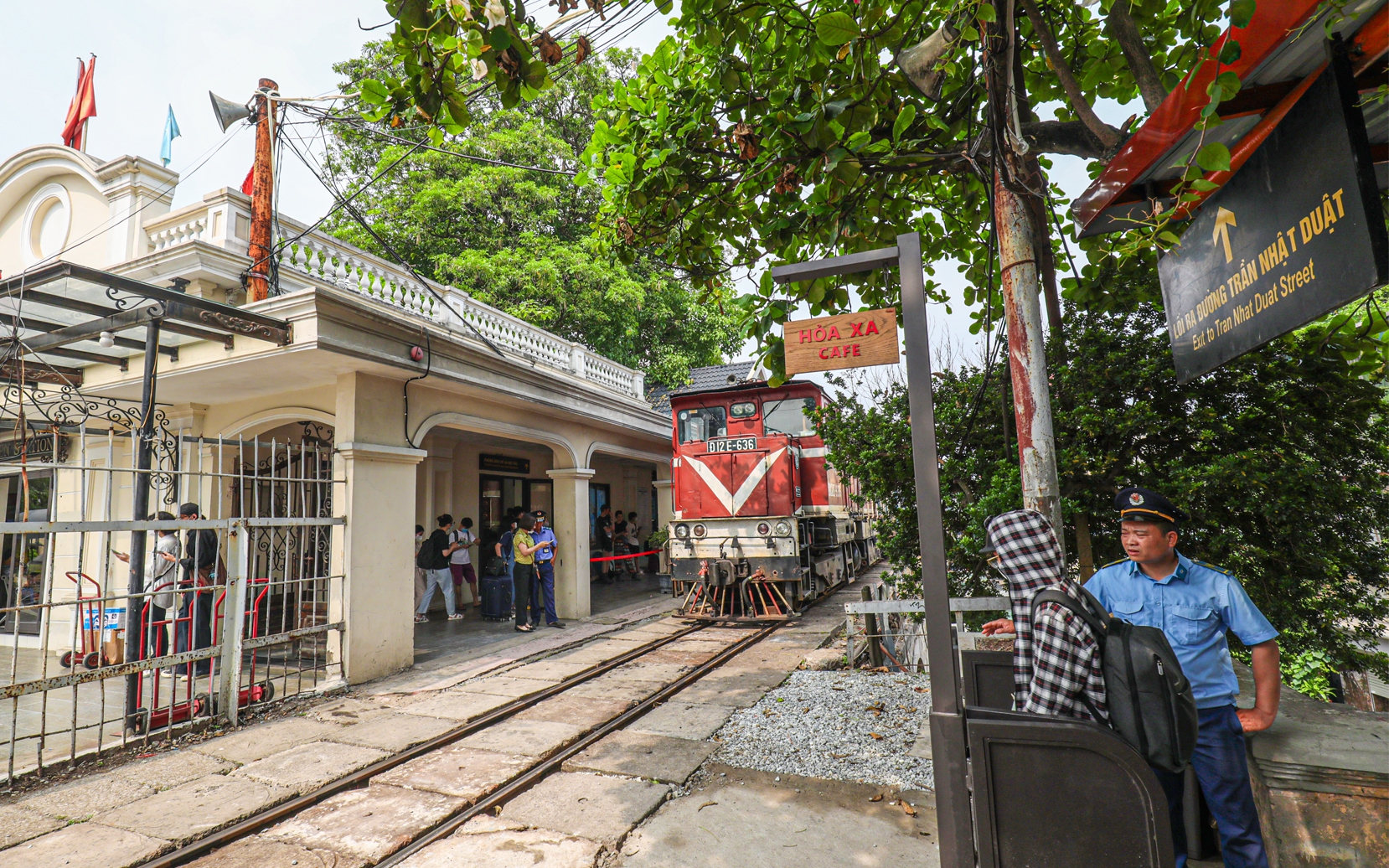 Điều chỉnh nhiều chuyến t&agrave;u về H&agrave; Nội sang ga Long Bi&ecirc;n, Gia L&acirc;m dịp lễ 2/9