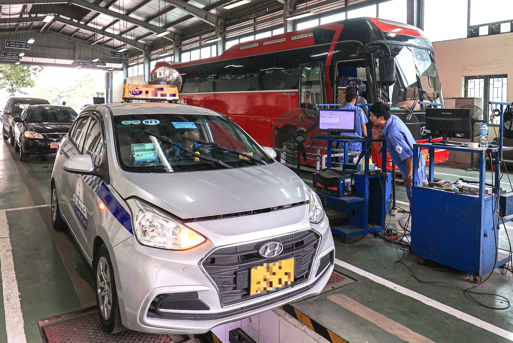 Gỡ kiểm định xe vận tải đổi biển số nhưng chưa đổi đăng k&yacute;- Ảnh 1.