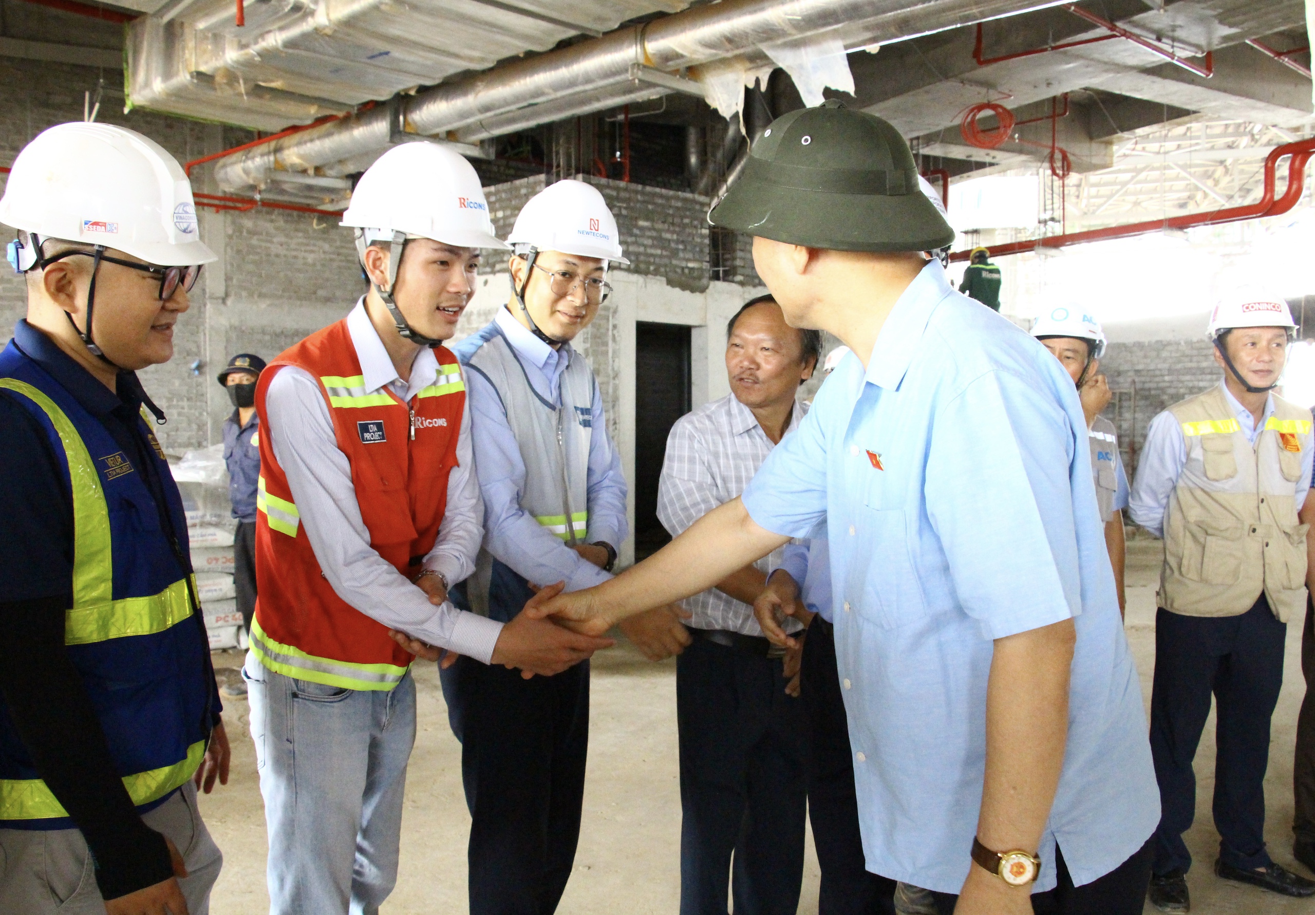 Ph&oacute; chủ tịch Quốc hội kiểm tra s&acirc;n bay Long Th&agrave;nh: L&agrave;m nhanh nhưng phải đảm bảo chất lượng- Ảnh 8.