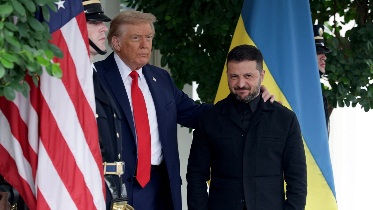&Ocirc;ng Trump: Kh&ocirc;ng đưa binh sĩ để bảo vệ Ukraine, chỉ hỗ trợ tr&ecirc;n kh&ocirc;ng- Ảnh 1.
