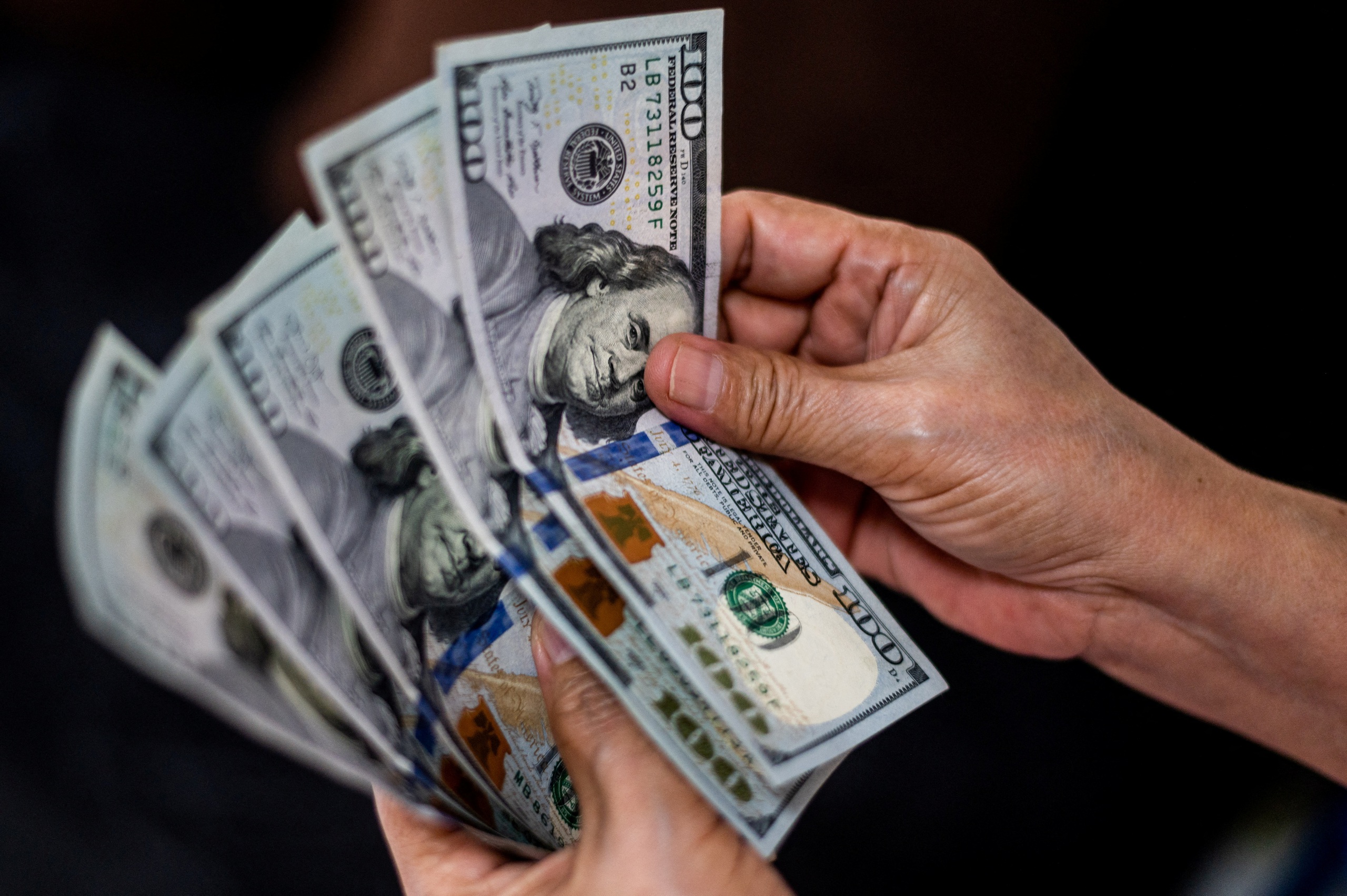 Tỷ gi&aacute; tăng "n&oacute;ng", USD vượt 26.500 đồng- Ảnh 1.