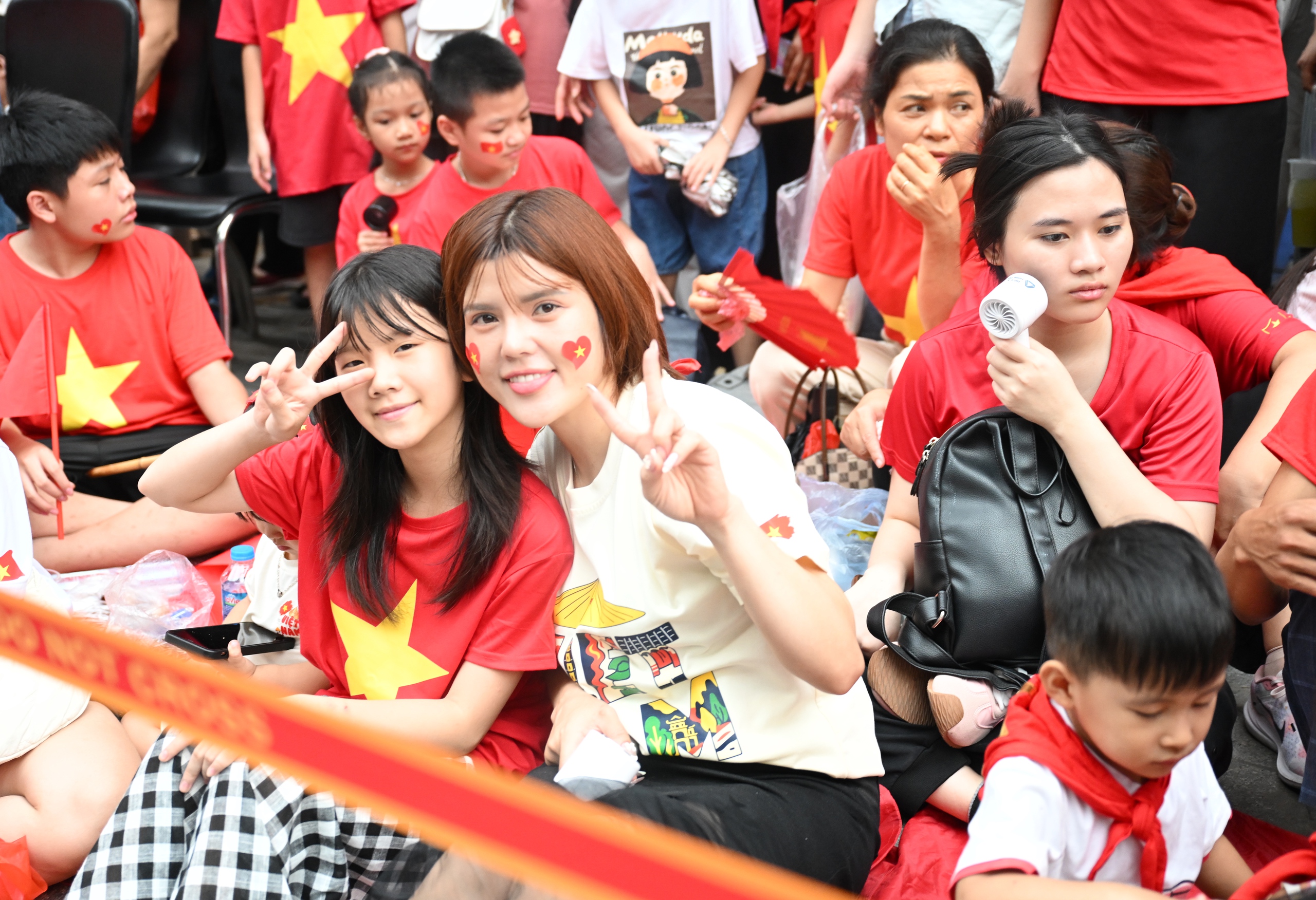 Người d&acirc;n chen ch&acirc;n xem tổng hợp luyện diễu binh, diễu h&agrave;nh tại Quảng trường Ba Đ&igrave;nh- Ảnh 21.