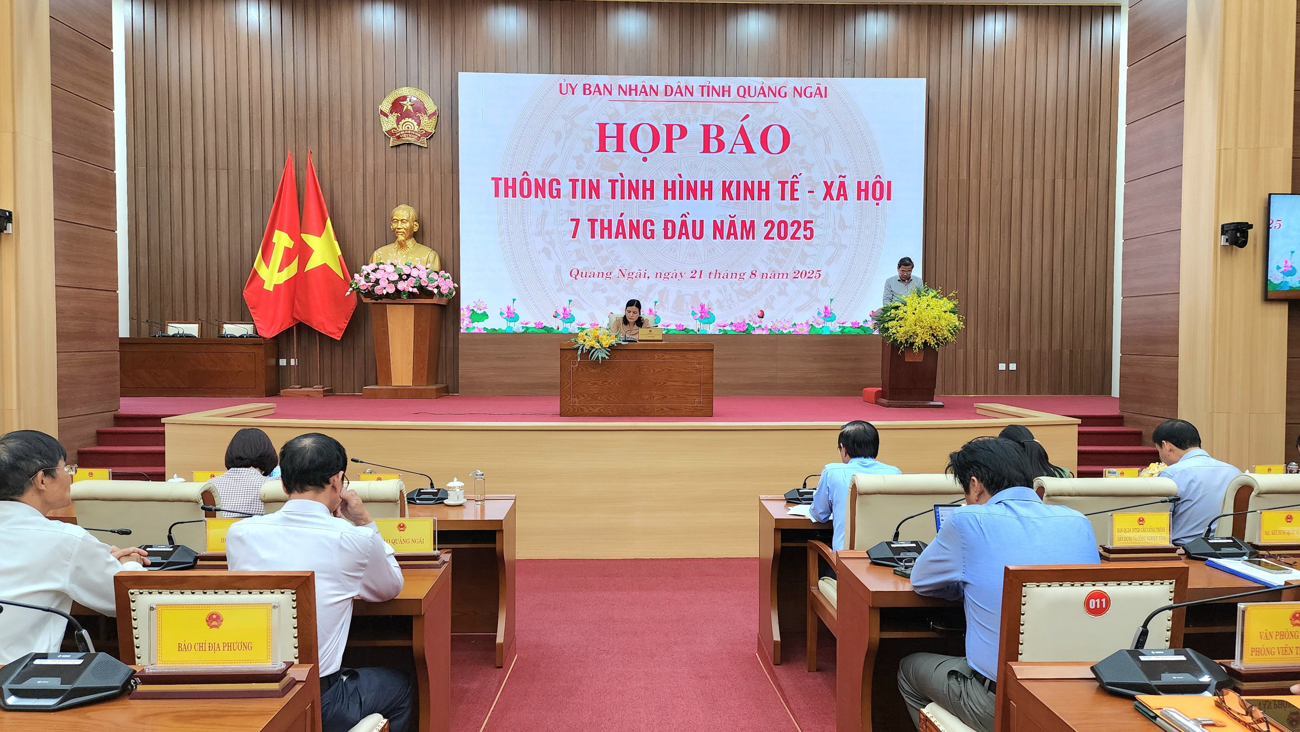 Quảng Ng&atilde;i mong sớm n&acirc;ng cấp QL24 v&agrave; mở mới đường kết nối c&aacute;c x&atilde; đi bi&ecirc;n giới- Ảnh 1.