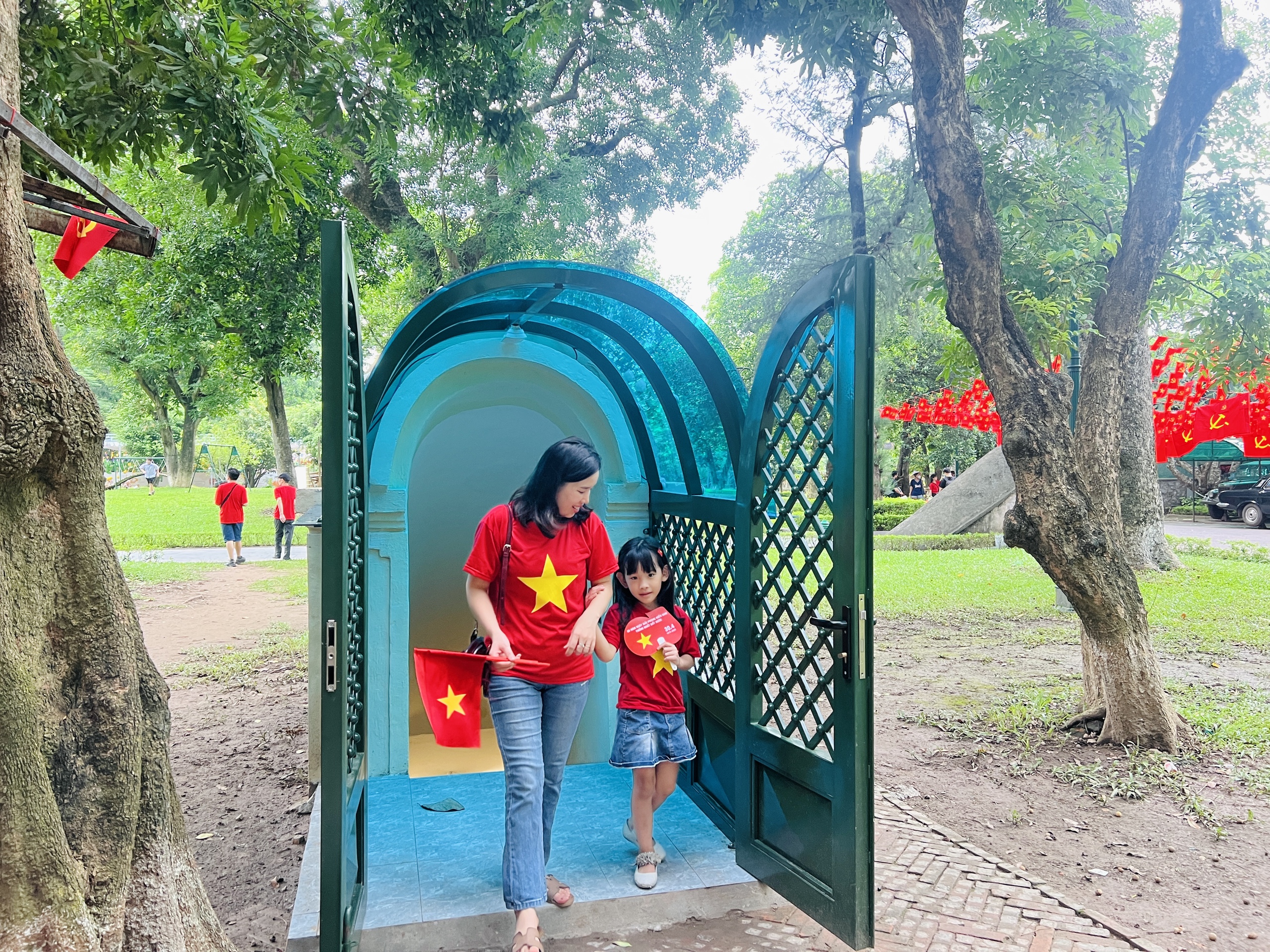 Kh&aacute;m ph&aacute; hầm b&iacute; mật trong l&ograve;ng Ho&agrave;ng th&agrave;nh Thăng Long lần đầu mở cửa- Ảnh 15.