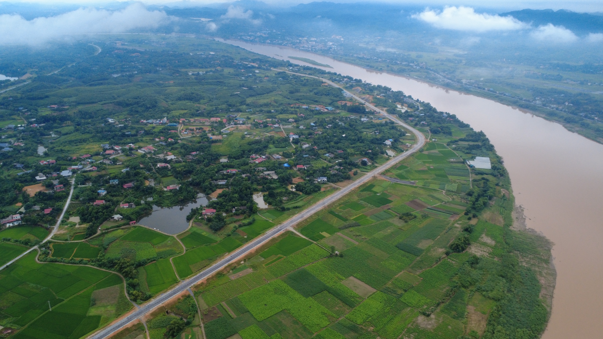 L&agrave;o Cai: Tuyến đường mở tương lai cho người d&acirc;n khu vực hồ Th&aacute;c B&agrave;- Ảnh 5.
