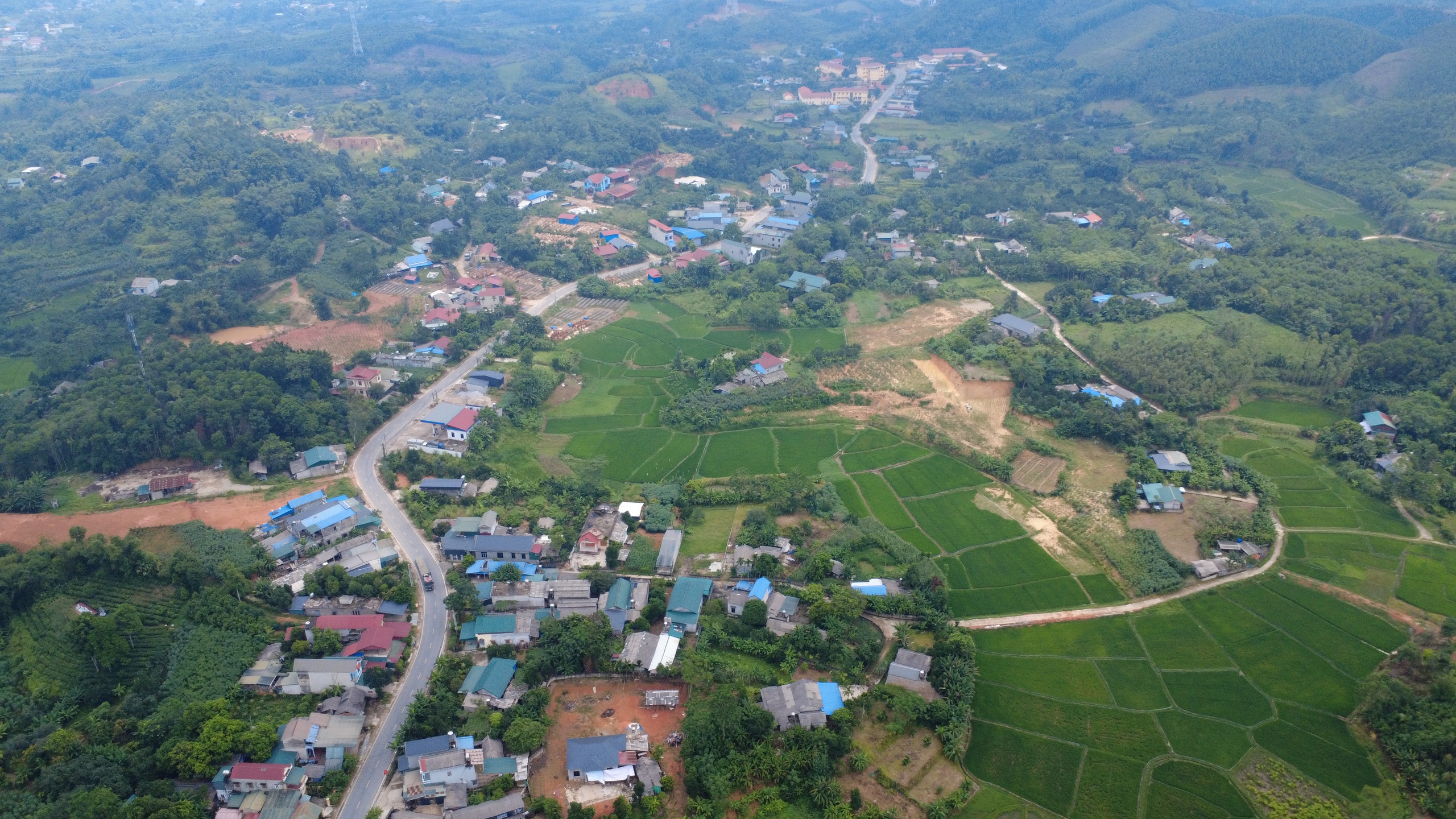 L&agrave;o Cai: Tuyến đường mở tương lai cho người d&acirc;n khu vực hồ Th&aacute;c B&agrave;- Ảnh 2.