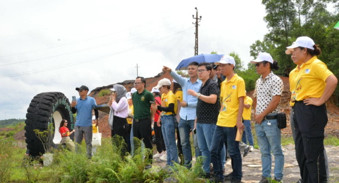Gần 100 người tham gia chương tr&igrave;nh quảng b&aacute; C&ocirc;ng vi&ecirc;n địa chất to&agrave;n cầu UNESCO Lạng Sơn- Ảnh 1.