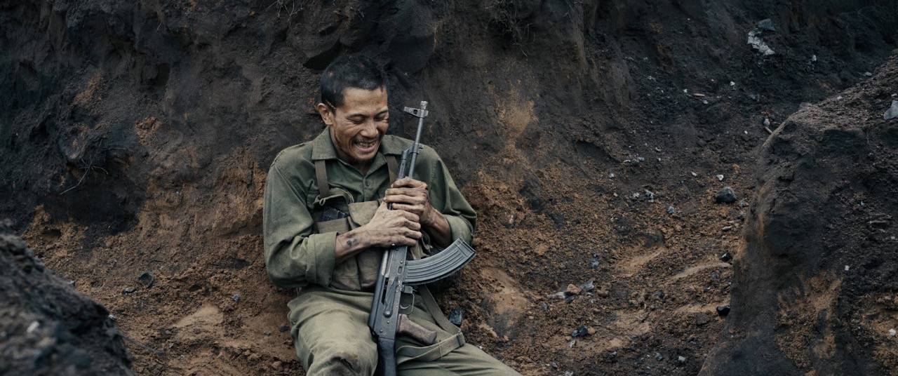 Phim "Mưa đỏ" gây sốt trong ngày đầu ra rạp- Ảnh 3. Phim "Mưa đỏ" gây sốt trong ngày đầu ra rạp- Ảnh 3.