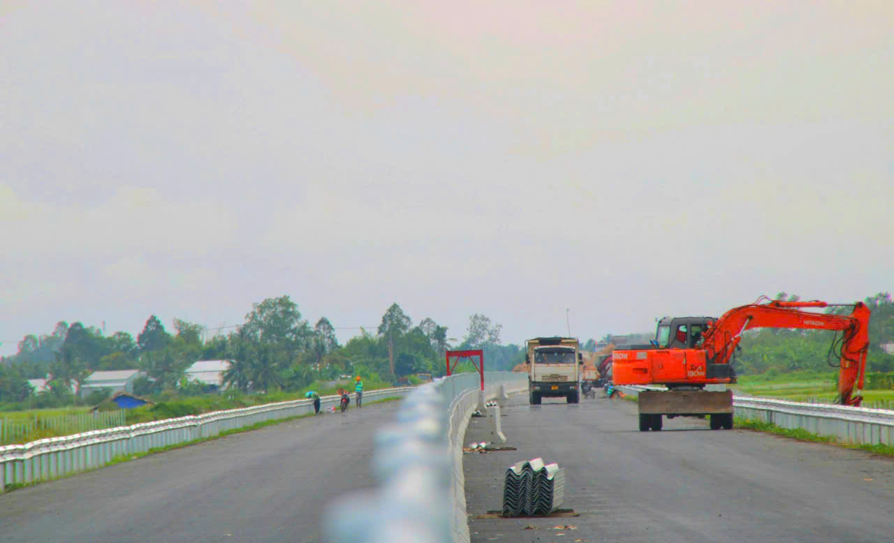 Cần Thơ cần đẩy mạnh giải ph&aacute;p đẩy nhanh tiến độ cao tốc Ch&acirc;u Đốc - Cần Thơ - S&oacute;c Trăng- Ảnh 3.