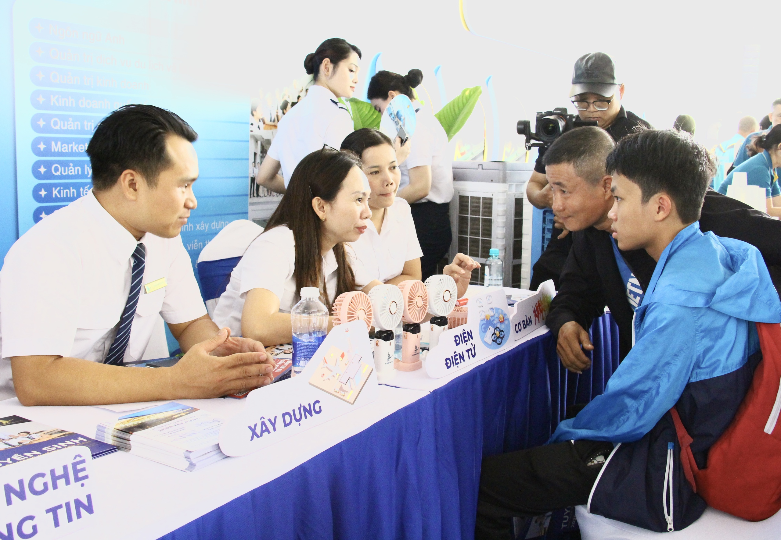 Hơn 10.000 ứng vi&ecirc;n "săn v&eacute;" t&igrave;m cơ hội cất c&aacute;nh sự nghiệp c&ugrave;ng si&ecirc;u s&acirc;n bay Long Th&agrave;nh- Ảnh 6.