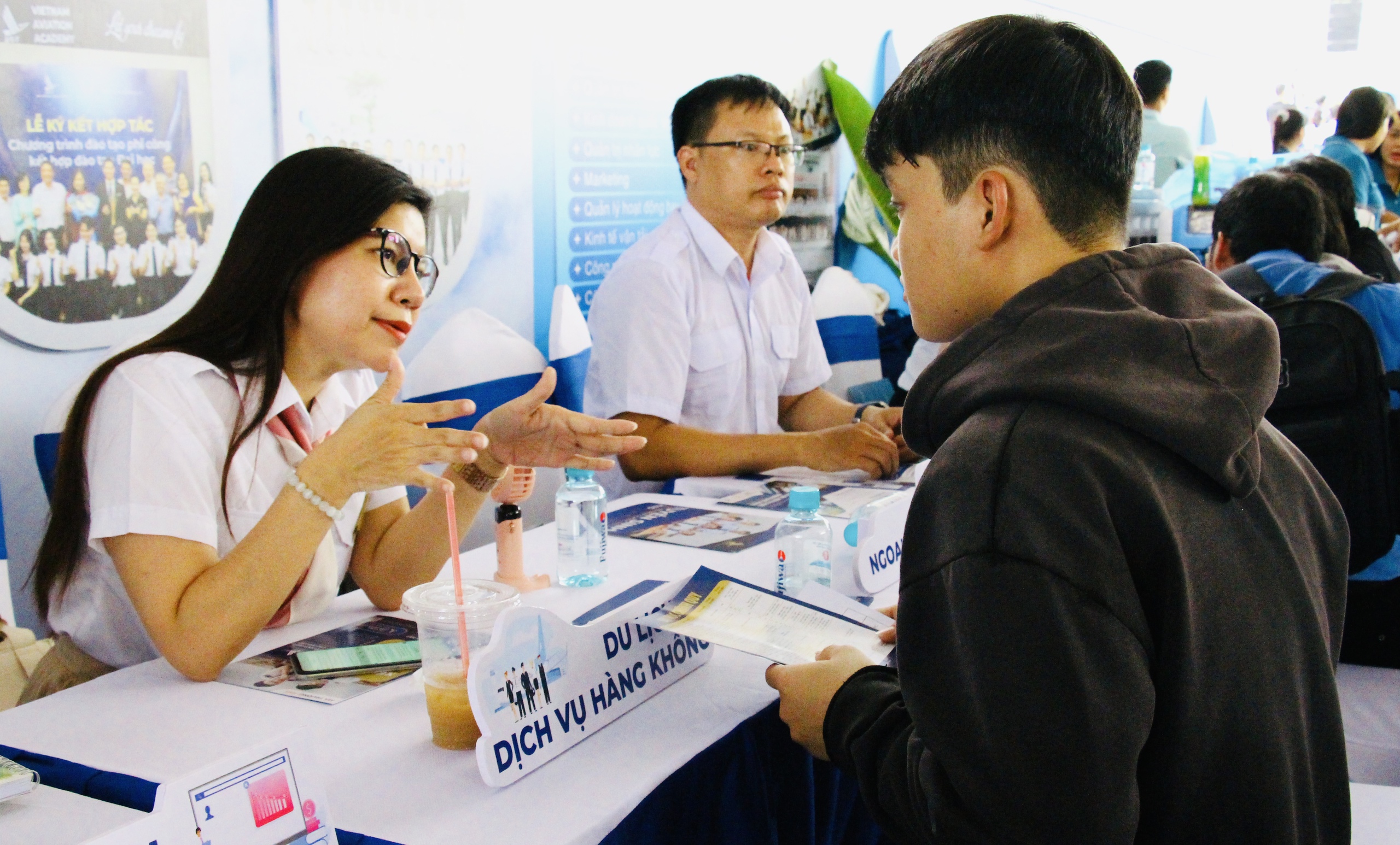 Hơn 10.000 ứng vi&ecirc;n "săn v&eacute;" t&igrave;m cơ hội cất c&aacute;nh sự nghiệp c&ugrave;ng si&ecirc;u s&acirc;n bay Long Th&agrave;nh- Ảnh 5.