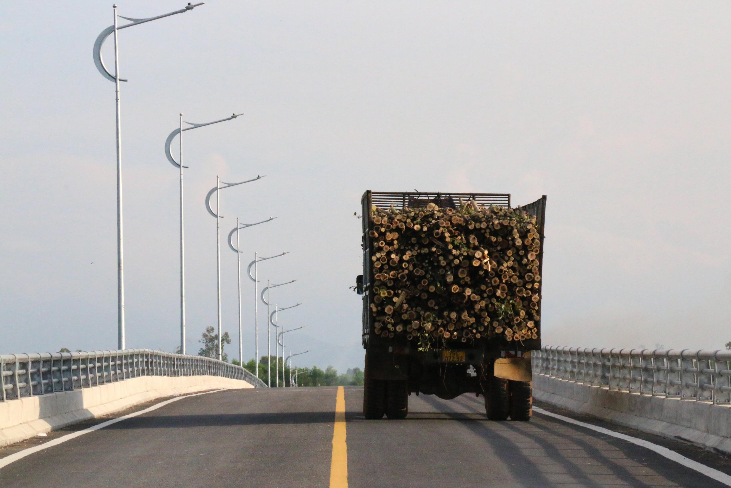 Cận cảnh cầu 150 tỷ đồng vừa ho&agrave;n th&agrave;nh ở Quảng Ng&atilde;i- Ảnh 12.