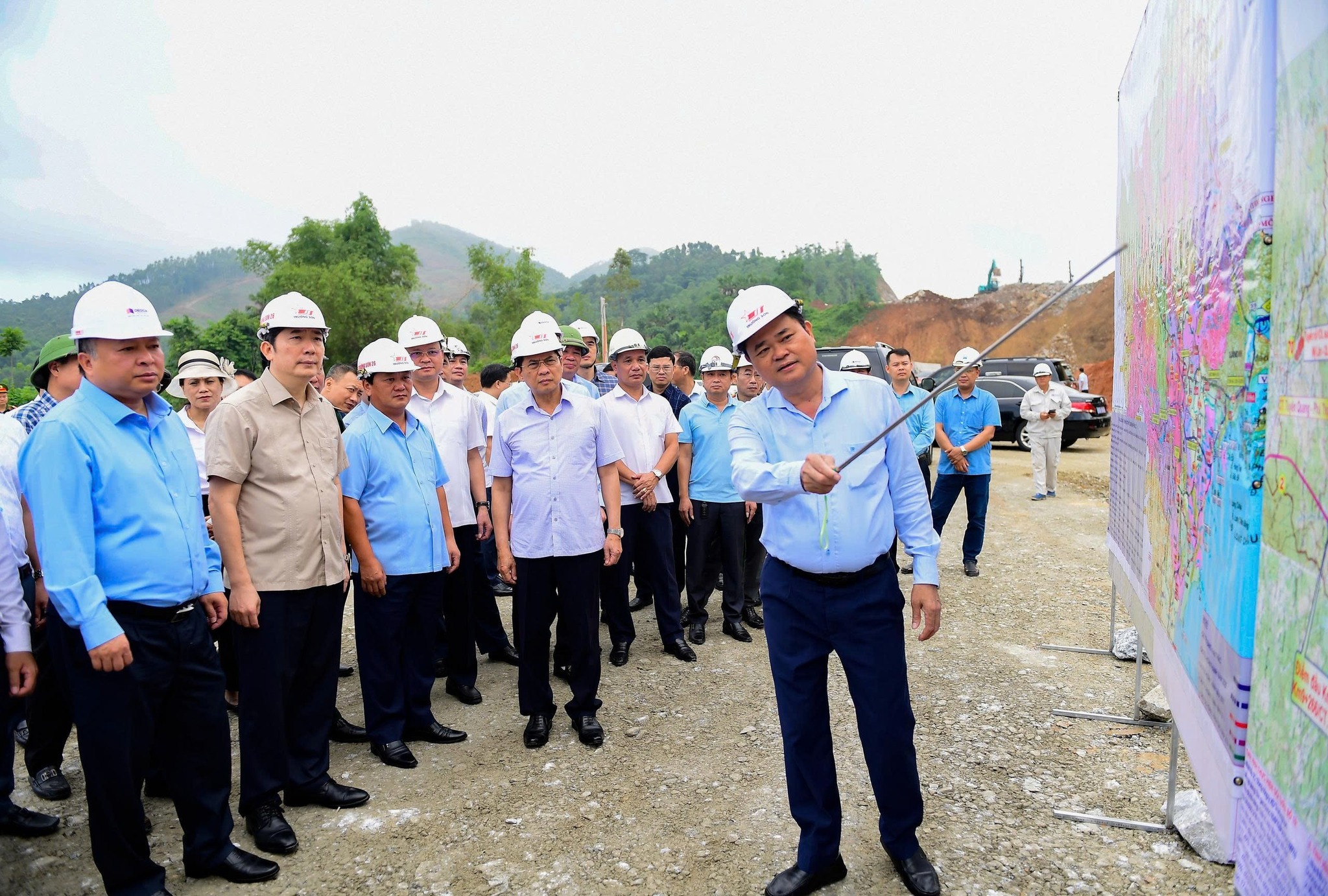 Phấn đấu th&ocirc;ng 3 tuyến cao tốc ở Tuy&ecirc;n Quang, Lạng Sơn, Cao Bằng cuối năm 2025- Ảnh 1.