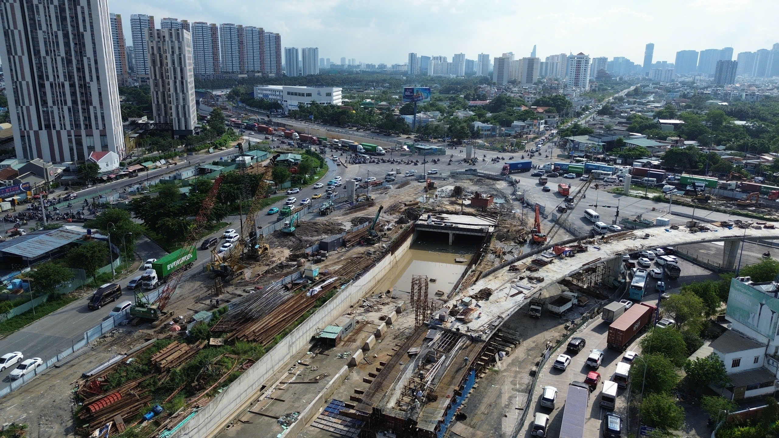 Chậm 1 năm, r&uacute;t c&ograve;n 4 th&aacute;ng: N&uacute;t giao An Ph&uacute; liệu c&oacute; về đ&iacute;ch kịp nếu &ldquo;3 ca, 4 k&iacute;p&rdquo;?- Ảnh 3.