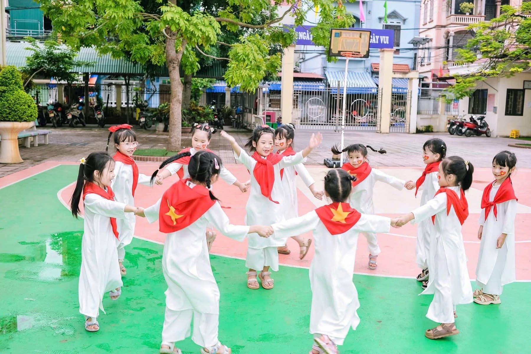 Lan tỏa t&igrave;nh y&ecirc;u đất nước qua cuộc thi "Check-in với cờ Tổ quốc" ở x&atilde; ven đ&ocirc; H&agrave; Nội- Ảnh 15.