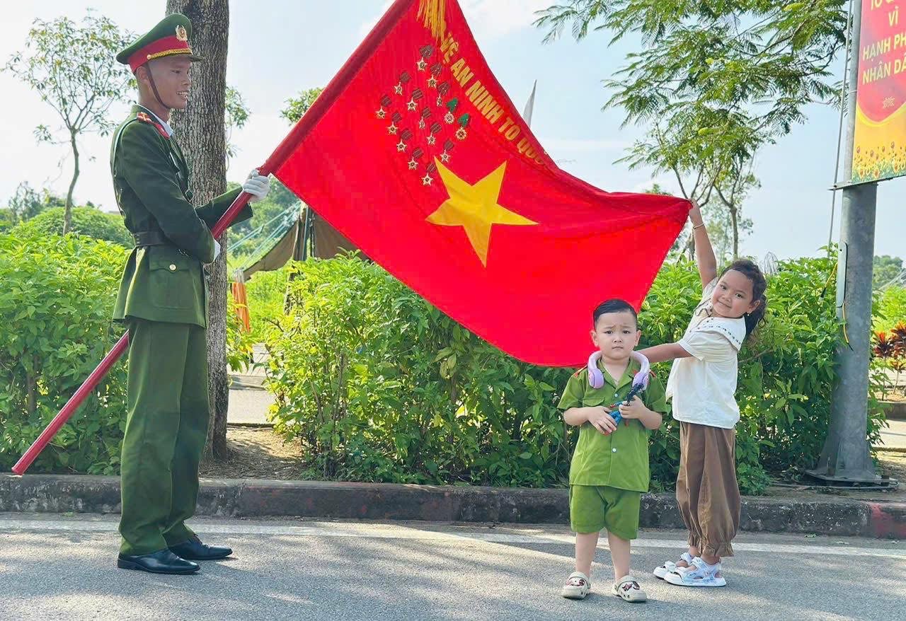Lan tỏa t&igrave;nh y&ecirc;u đất nước qua cuộc thi "Check-in với cờ Tổ quốc" ở x&atilde; ven đ&ocirc; H&agrave; Nội- Ảnh 16.