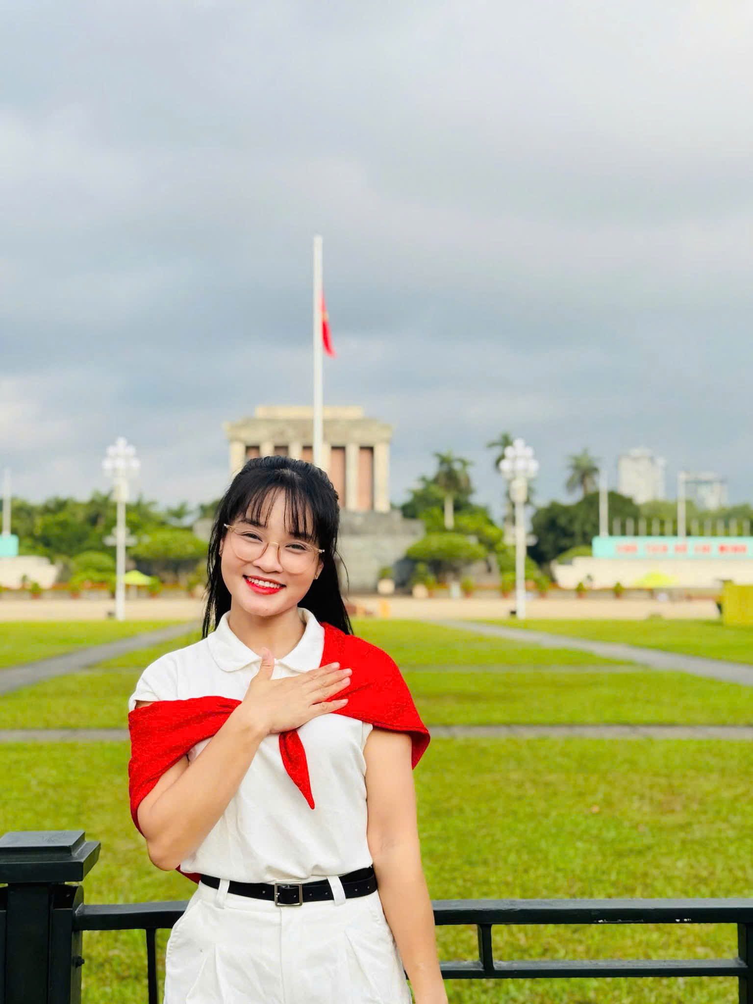 Lan tỏa t&igrave;nh y&ecirc;u đất nước qua cuộc thi "Check-in với cờ Tổ quốc" ở x&atilde; ven đ&ocirc; H&agrave; Nội- Ảnh 2.