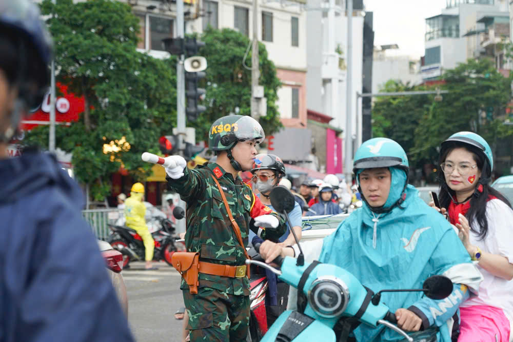 Hà Nội: Siết chặt an ninh, bảo đảm an toàn tuyệt đối cho tổng hợp luyện lần 2- Ảnh 6. Hà Nội: Siết chặt an ninh, bảo đảm an toàn tuyệt đối cho tổng hợp luyện lần 2- Ảnh 6.