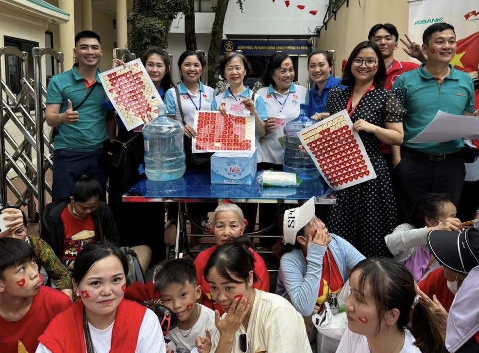 Ấm l&ograve;ng những suất ăn tiếp sức lực lượng phục vụ tổng hợp luyện diễu binh, diễu h&agrave;nh- Ảnh 13.