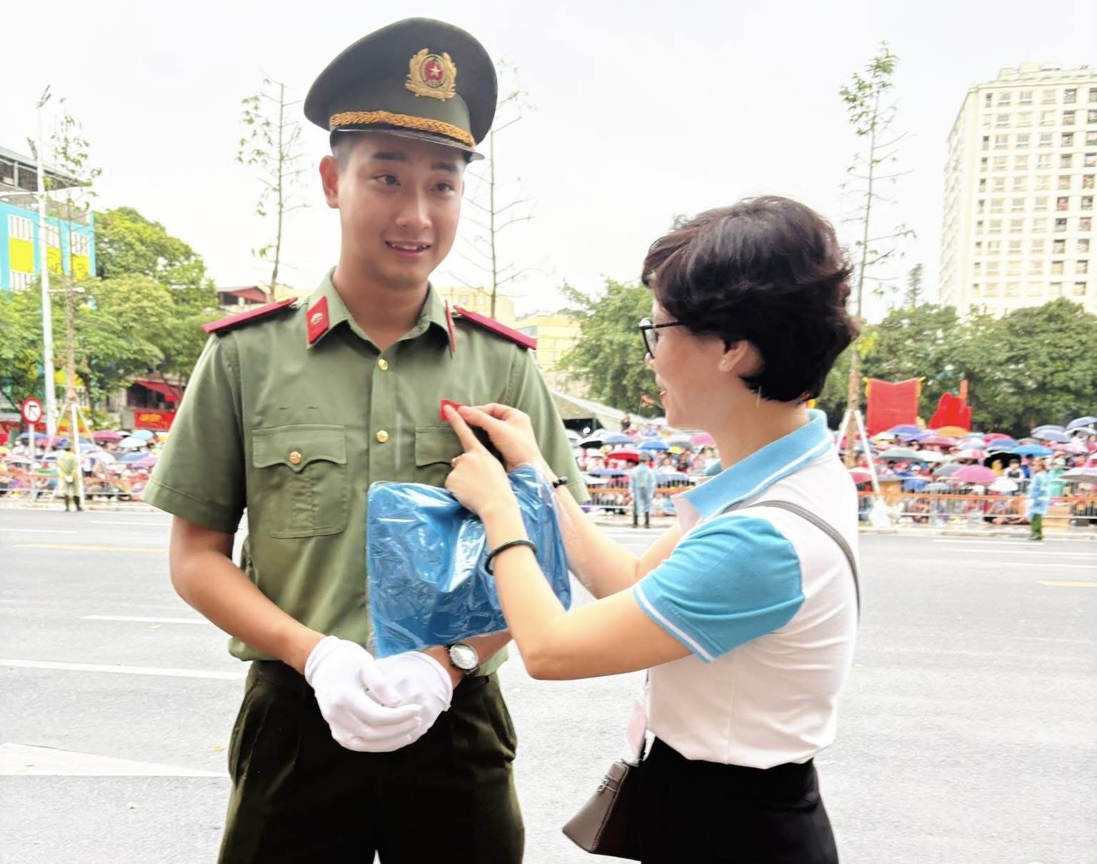 Ấm l&ograve;ng những suất ăn tiếp sức lực lượng phục vụ tổng hợp luyện diễu binh, diễu h&agrave;nh- Ảnh 14.