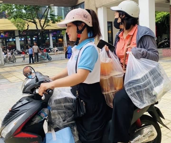 Ấm l&ograve;ng những suất ăn tiếp sức lực lượng phục vụ tổng hợp luyện diễu binh, diễu h&agrave;nh- Ảnh 2.