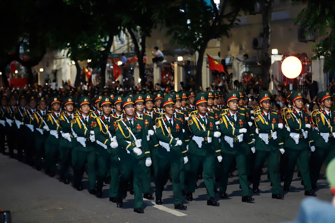 Tổng hợp luyện lần 2: Ho&agrave;n thiện đội h&igrave;nh, sẵn s&agrave;ng cho ng&agrave;y Đại lễ Quốc kh&aacute;nh 2/9- Ảnh 1.