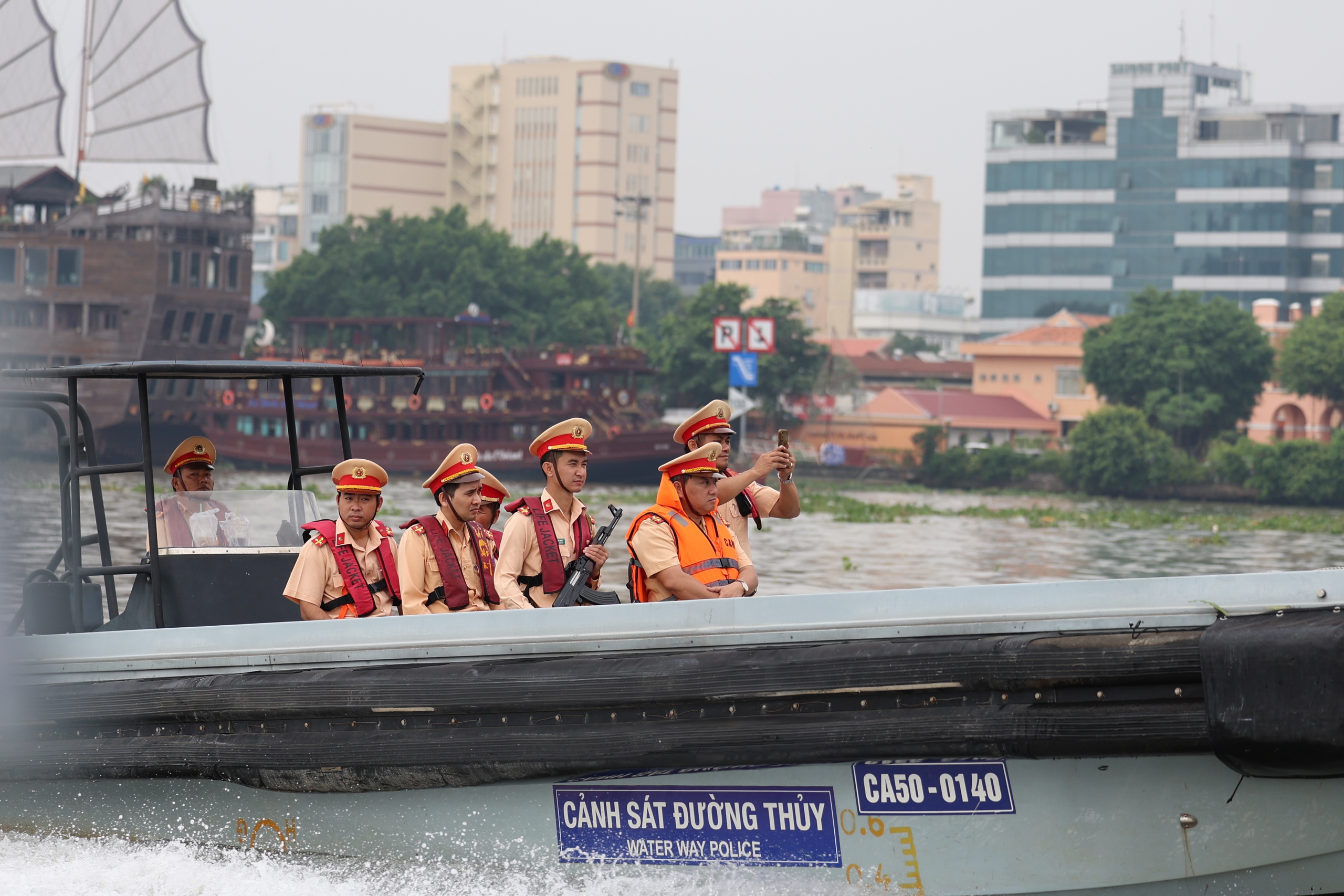 Đầu tư x&acirc;y dựng cảng, bến thủy v&agrave; trang bị t&agrave;u tuần tra cho Cảnh s&aacute;t đường thủy- Ảnh 1.
