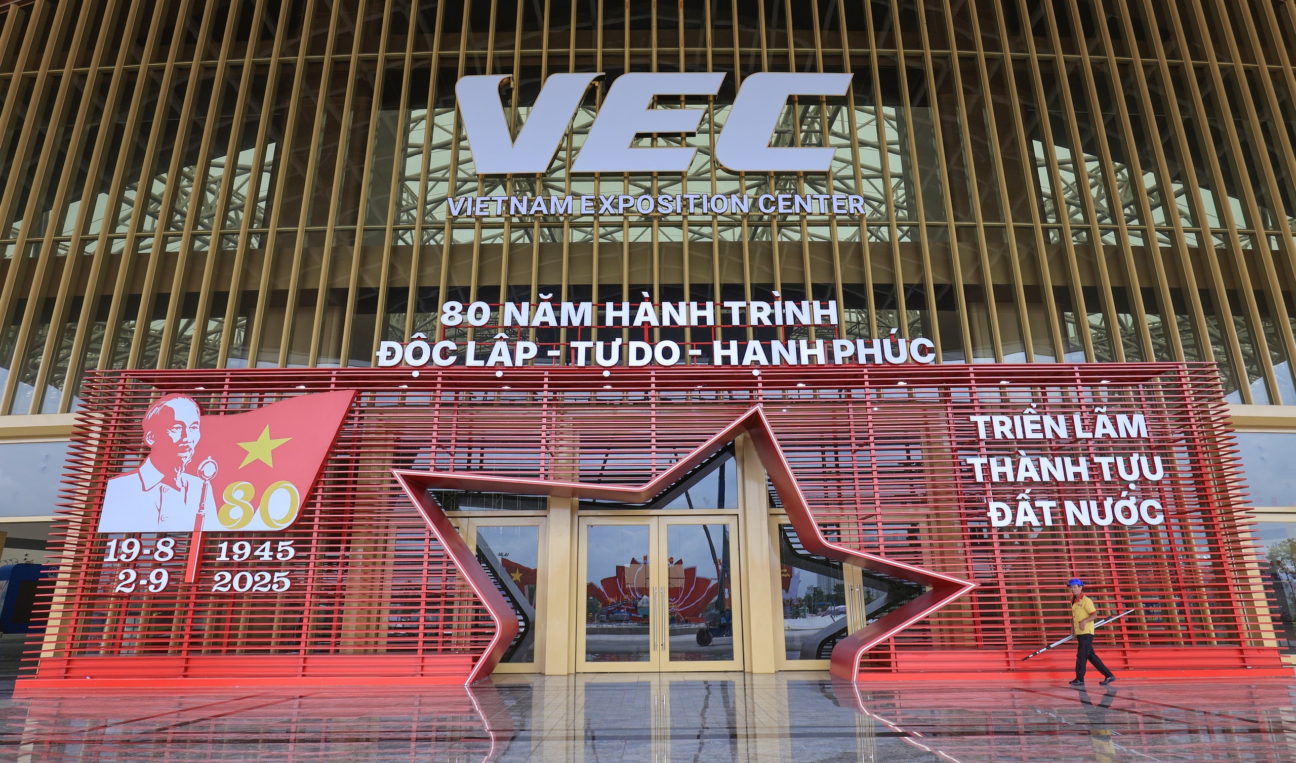 Đảm bảo an to&agrave;n c&aacute;c c&ocirc;ng tr&igrave;nh tạm tại Triển l&atilde;m th&agrave;nh tựu kinh tế - x&atilde; hội trước b&atilde;o số 5- Ảnh 1.