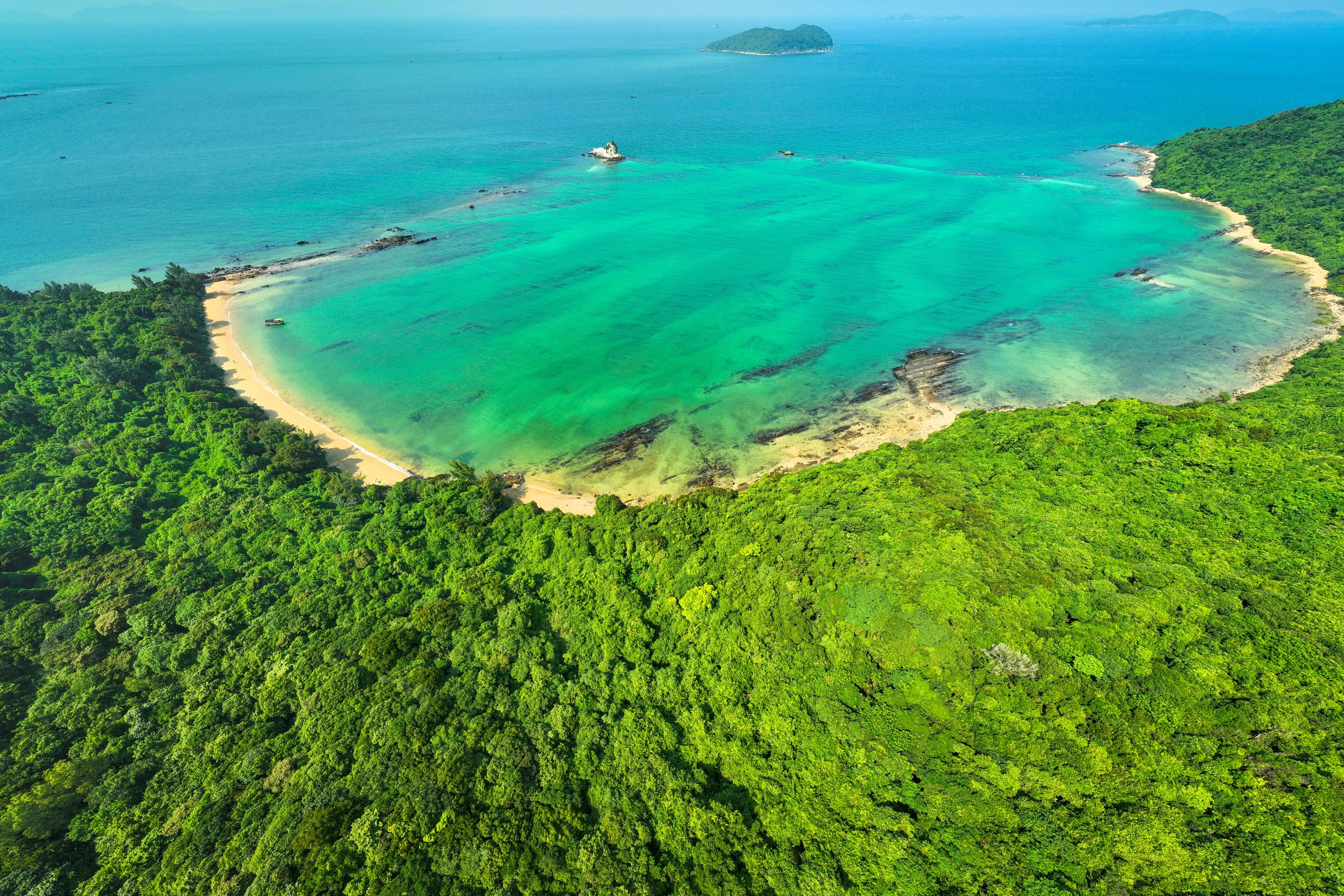 Quảng Ninh: Bứt phá nhờ hệ thống cao tốc hoàn chỉnh- Ảnh 4. Quảng Ninh: Bứt phá nhờ hệ thống cao tốc hoàn chỉnh- Ảnh 4.