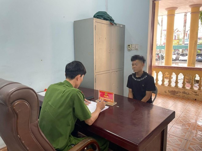Giải cứu thiếu ni&ecirc;n 16 tuổi trước bẫy lừa &ldquo;việc nhẹ, lương cao&rdquo;- Ảnh 1.
