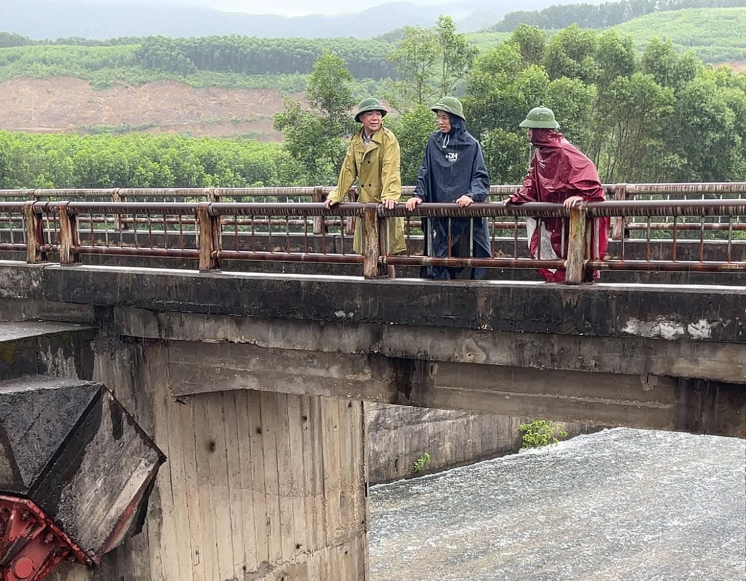 H&agrave; Tĩnh: Chủ động xả tr&agrave;n 9 hồ chứa, đảm bảo an to&agrave;n khi mưa lớn- Ảnh 1.