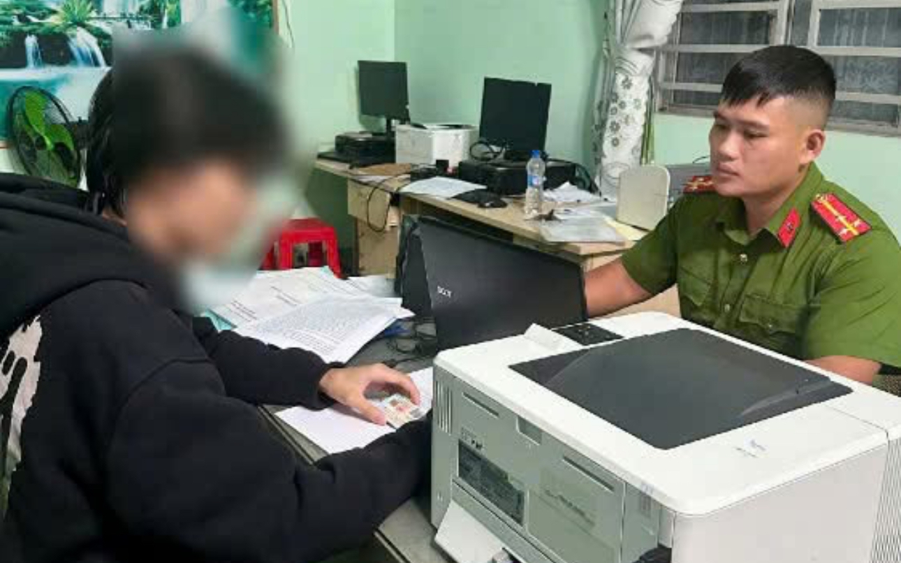 Sập bẫy tội phạm c&ocirc;ng nghệ cao lừa bắt c&oacute;c online, nam sinh 2007 được c&ocirc;ng an giải cứu