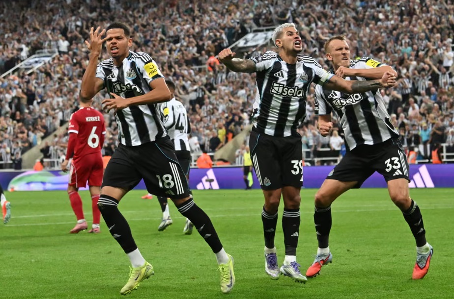 Ngumoha tỏa sáng, Liverpool đánh bại Newcastle- Ảnh 1. Ngumoha tỏa sáng, Liverpool đánh bại Newcastle- Ảnh 1.