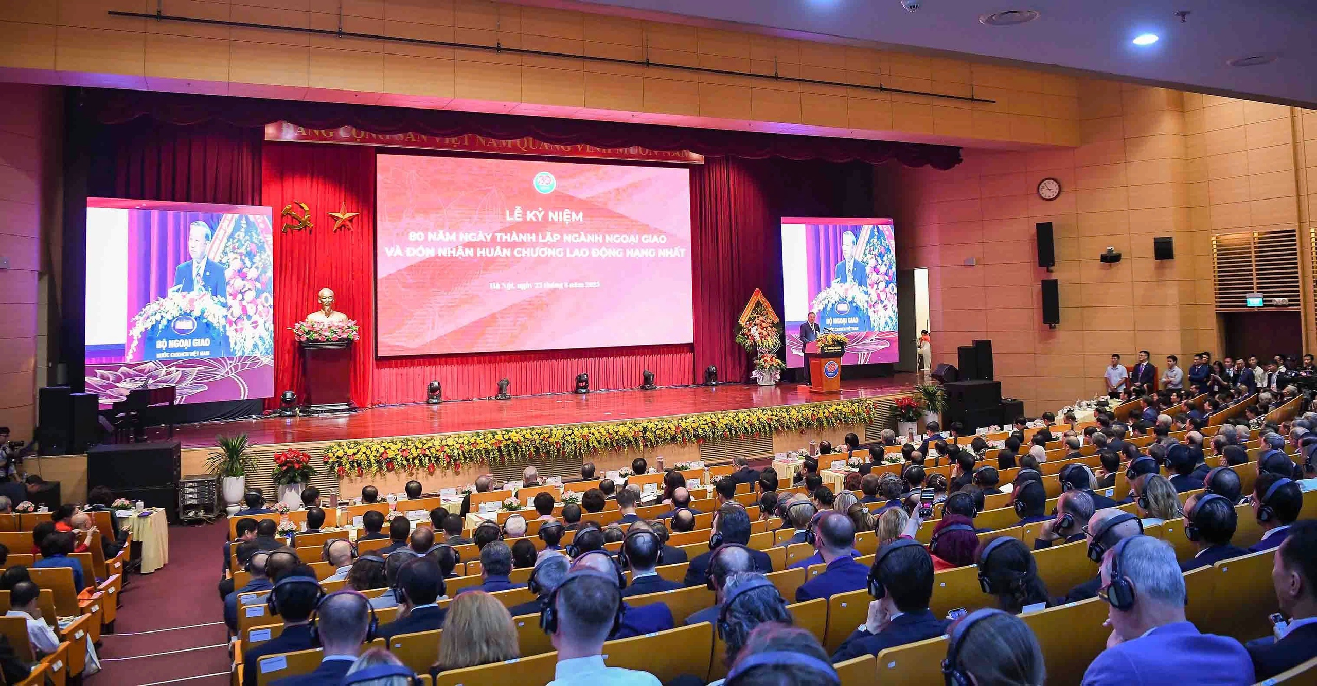 Tổng B&iacute; thư T&ocirc; L&acirc;m n&ecirc;u 5 định hướng lớn đưa ng&agrave;nh Ngoại giao ho&agrave;n th&agrave;nh sứ mệnh lịch sử- Ảnh 3.