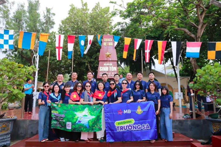 Ph&aacute;t động chiến dịch "Triệu cột mốc xanh" g&acirc;y quỹ trồng c&acirc;y phủ xanh đặc khu Trường Sa- Ảnh 3.