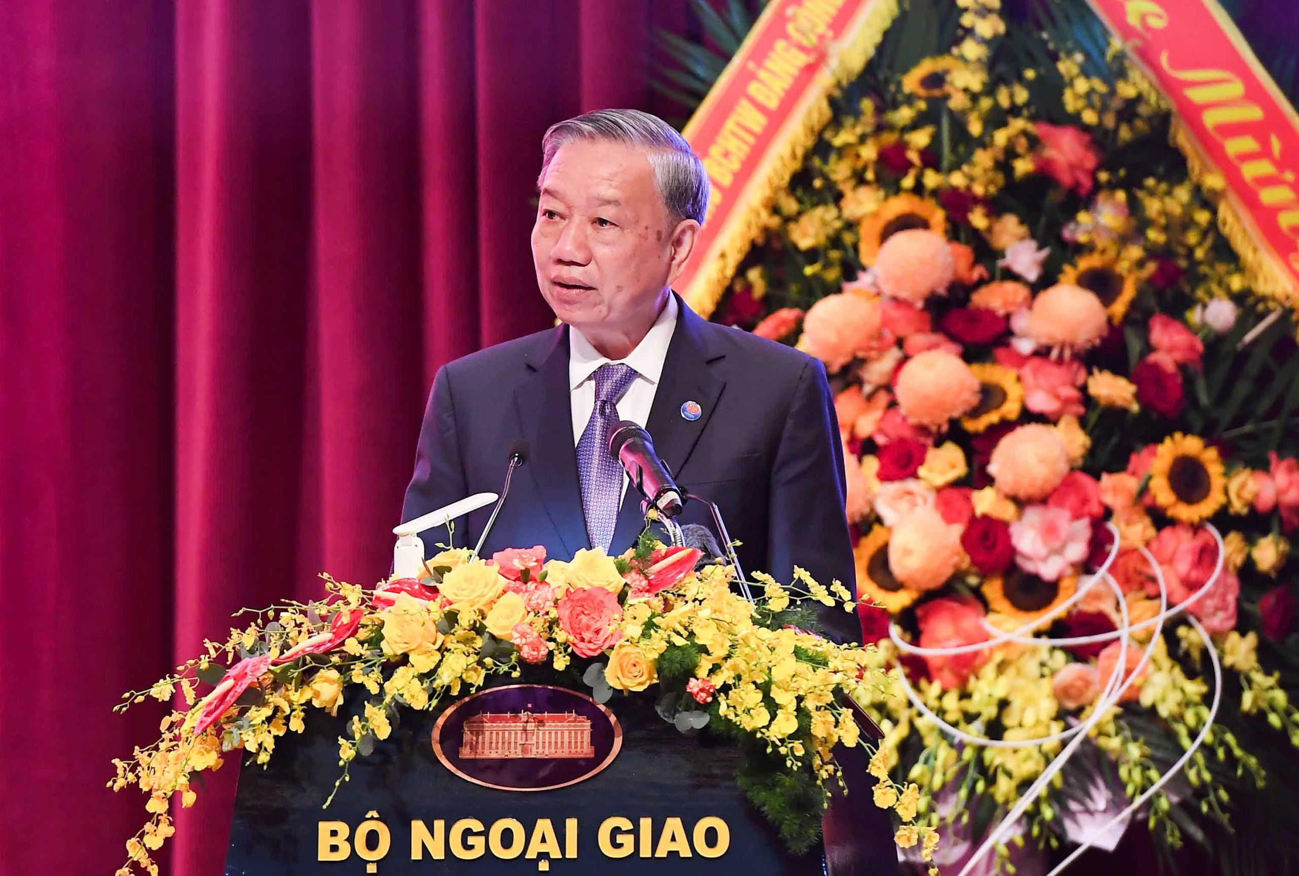 Tổng B&iacute; thư T&ocirc; L&acirc;m n&ecirc;u 5 định hướng lớn đưa ng&agrave;nh Ngoại giao ho&agrave;n th&agrave;nh sứ mệnh lịch sử- Ảnh 1.