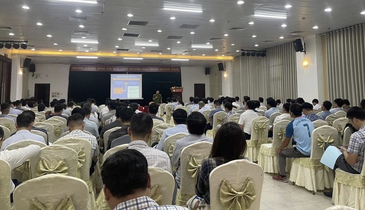 Quảng Ng&atilde;i: Tập huấn kiến thức thiết kế ph&ograve;ng ch&aacute;y chữa ch&aacute;y cho nh&agrave; v&agrave; c&ocirc;ng tr&igrave;nh- Ảnh 1.